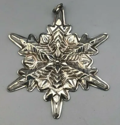 Picture of Gorham Sterling Silver 1972 Annual Snowflake Ornament, no box