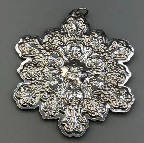 Picture of Towle 1991 Annual Snowflake Ornament Sterling Silver, gently used