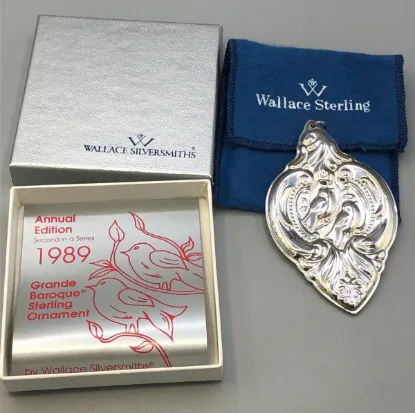 Picture of Wallace 1989 Grande Baroque Ornament "Two Turtle Doves", with Box