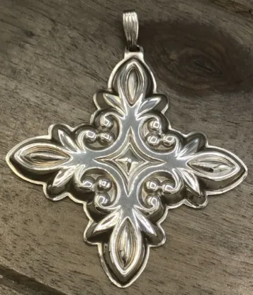 Picture of Reed & Barton Sterling Silver 1987 Annual Christmas Cross Ornament