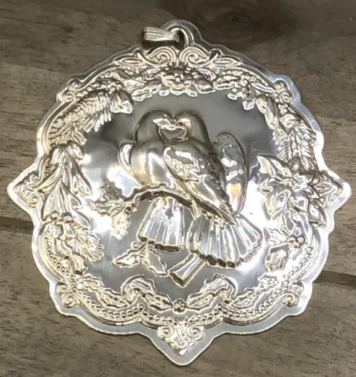 Picture of Reed & Barton 2018 "2 Turtle Doves" ornament, Sterling Silver