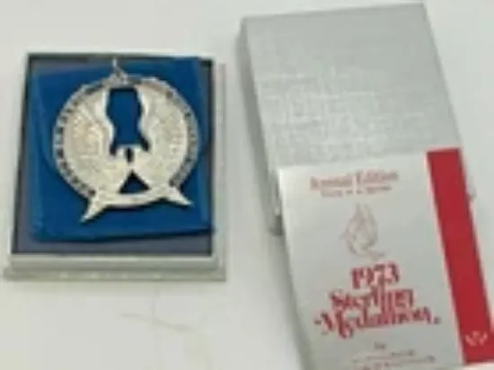 Picture of Wallace 1973 Annual Peace Dove Ornament Sterling Ornament, with box