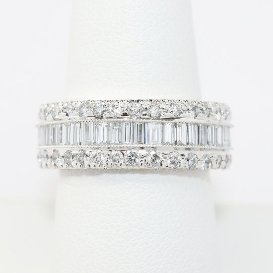 Picture of 18k White Gold Diamond Band