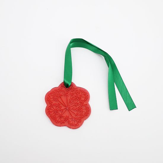 Picture of Lalique 2002 Annual 'Ombelles' Umbles Ornament in Rouge/Red