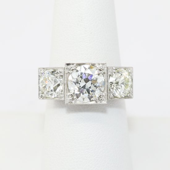 Picture of Platinum 3-Diamond Engagement Ring 