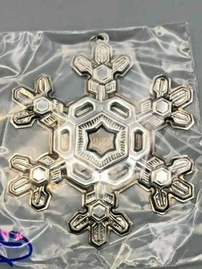 Picture of Gorham Sterling Silver 1988 Annual Snowflake Ornament, no box