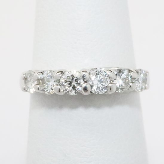 Picture of 14k White Gold Diamond Band 