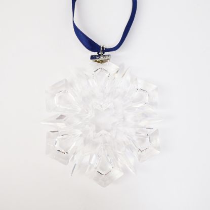 Picture of 1999 Snowflake Ornament with Original Box & COA