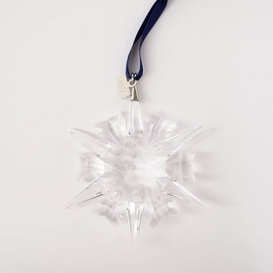 Picture of 2002 Snowflake Ornament with Original Box, No COA