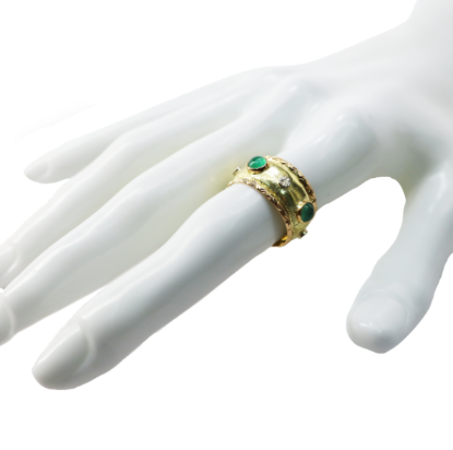 Picture of 18k Yellow Gold Green Chrysoprase Band 