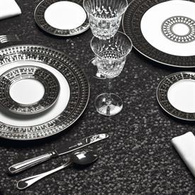 Show products in the Tiara, Noir Platine pattern