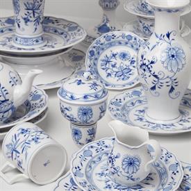 Show products in the Blue Onion pattern