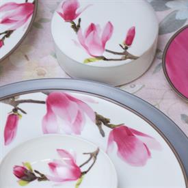 Show products in the Magnolia pattern