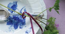 Show products in category Blue Flower, Curved