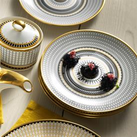 Show products in the Oscillate Onyx pattern