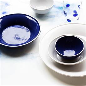 Show products in the Viva Chroma pattern