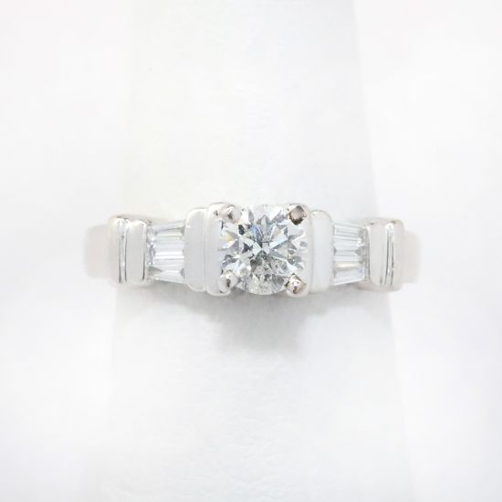 Picture of Platinum .25CT Round Brilliant Diamond Engagement Ring 