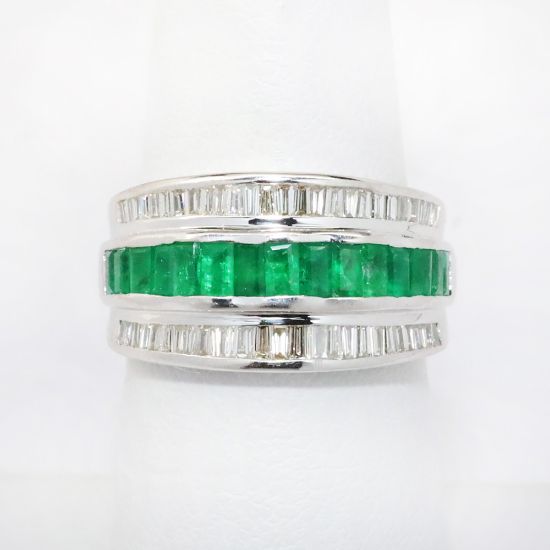 Picture of 18k White Gold Emerald & Diamond Ring 