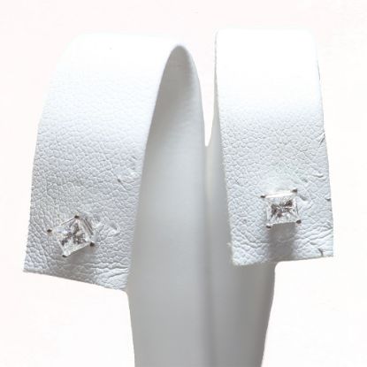 Picture of 14k White Gold Diamond Earrings 