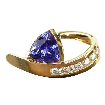 Picture of 14k Yellow Gold Tanzanite and Diamond Pendant 