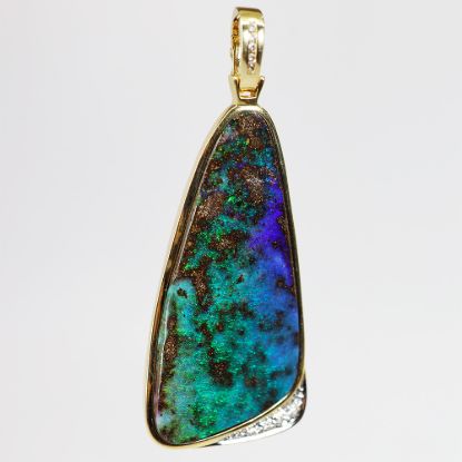 Picture of 14k Yellow Gold Cabochon Opal and Diamond Pendant 