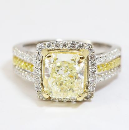 Picture of 18k Two-Tone Gold Diamond Ring