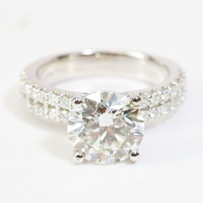 Picture of 14k White Gold Round Brilliant Diamond Ring