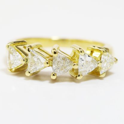Picture of 18k Yellow Gold Triangle Brilliant Diamond Ring