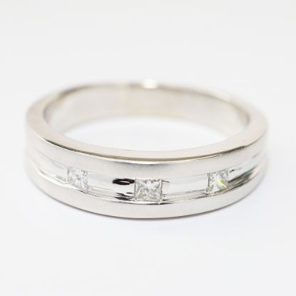 Picture of 14k White Gold Diamond Band 