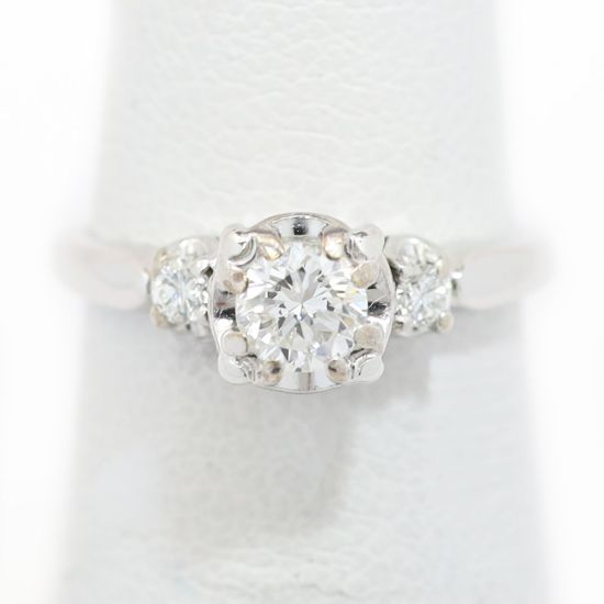 Picture of 18k White Gold Brilliant Diamond Ring