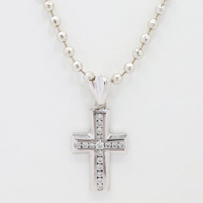 Picture of 14k White Gold Diamond Cross Pendant