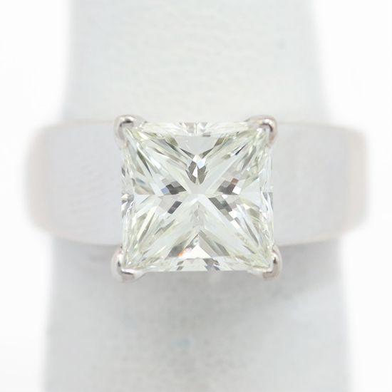 Picture of 14k White Gold Brilliant Solitaire Diamond Ring