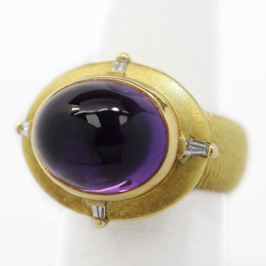 Picture of 18k Yellow Gold Oval Cabochon Amethyst & Diamond Accents Ring
