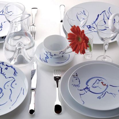 Picture of New Dinnerware Service for 12, 69 Pieces