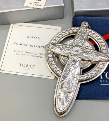 Picture of Towle 2006 Annual Cross Ornament, Sterling Silver, with box