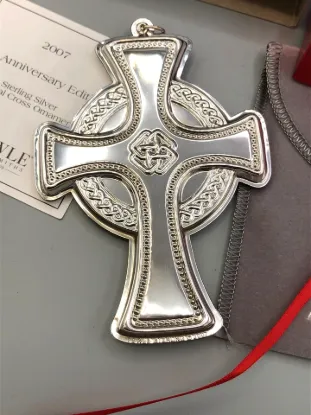 Picture of Towle 2007 Annual Cross Ornament, Sterling Silver, with box