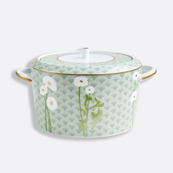 Picture of New Soup Tureen 68 oz