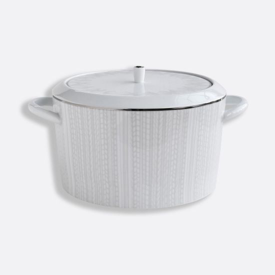 Picture of New Soup Tureen 68 oz